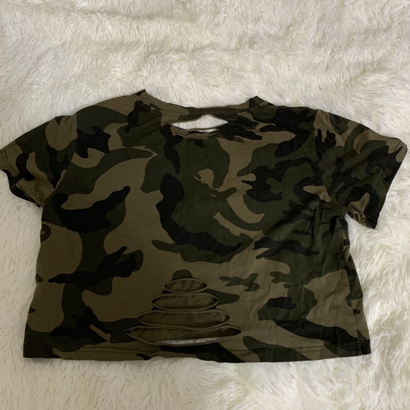 Camo Crop Top - Picture 2 of 2